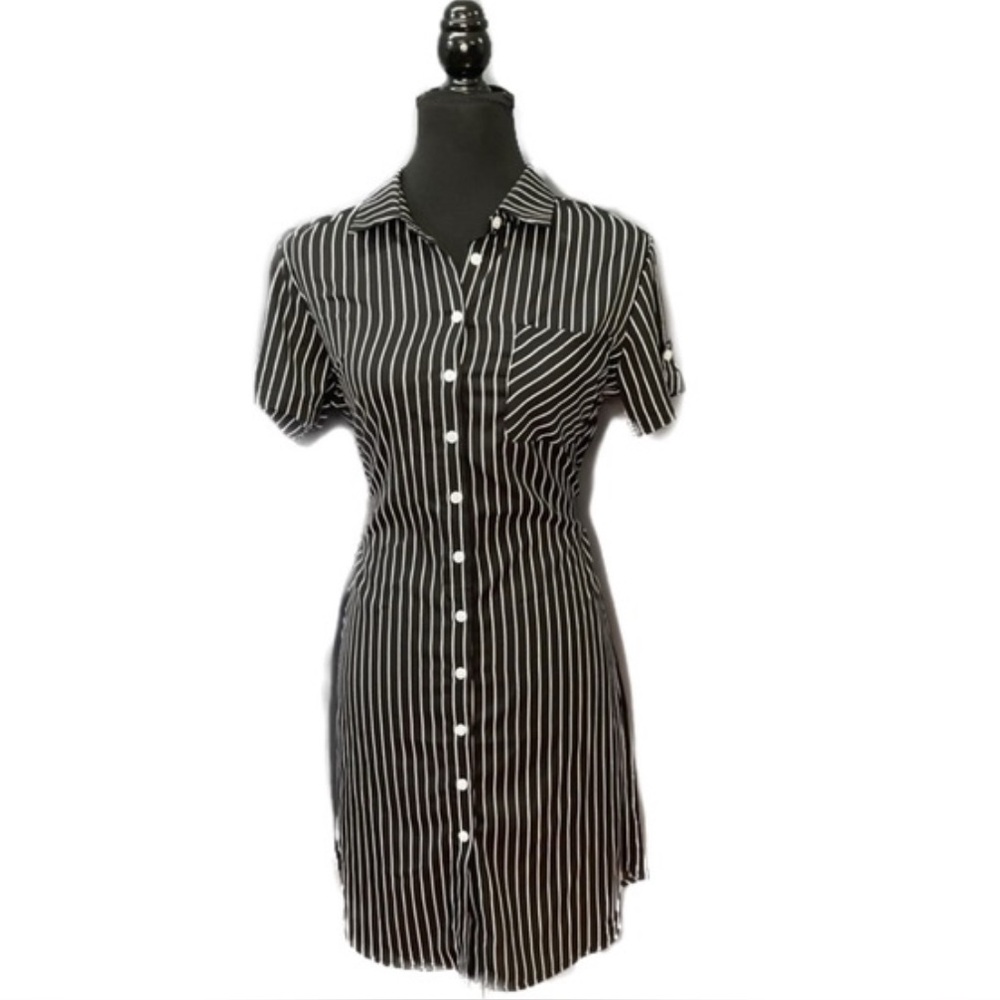 Black and White Fitted Button Down Dress Shirt